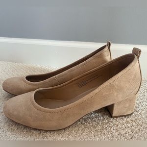 Elegant Tan Block Heel Pumps